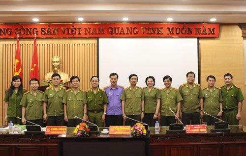 Các đại biểu dự Hội thảo 70 năm đảm bảo an ninh trật tự của Công an thủ đô Hà Nội